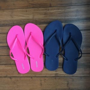2 pairs of Old Navy Flip Flops